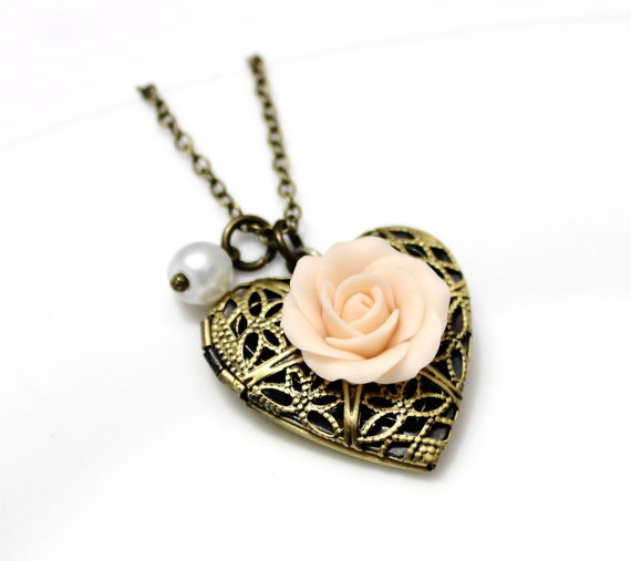 Hochzeit - Rose Heart locket necklace, Gold Rose, Locket Wedding Bride, Bridesmaid Necklace, Birthday Gift, Rose Photo Locket