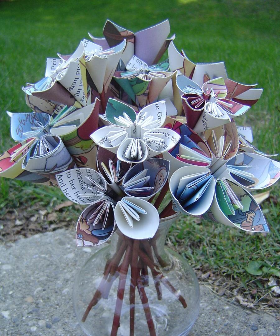 Mariage - Cinderella Paper Flower Bouquet.  Upcycled, Origami Kusudama Flowers.  CUSTOM ORDERS WELCOME.