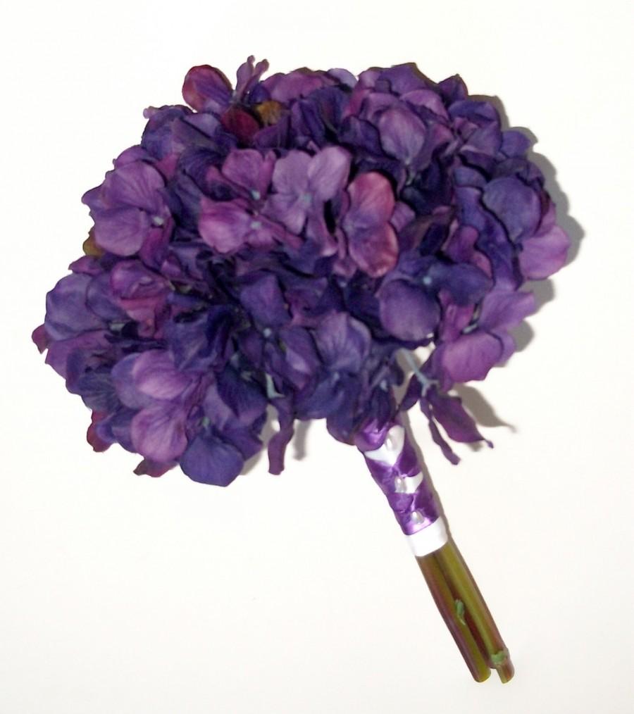 Mariage - True Touch Hydrangea Wedding Bouquet, Purple Hydrangea Bouquet, Rainbow Wedding Bouquets, White, Silk Wedding Flowers, Hydrangea Bouquets