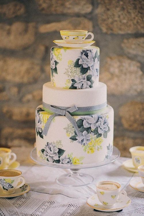 Hochzeit - 10 Vintage-Floral Wedding Cakes