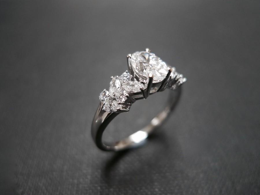 زفاف - 0.80ct Oval Diamond and Marquise Diamond Engagement Ring in 14K White Gold