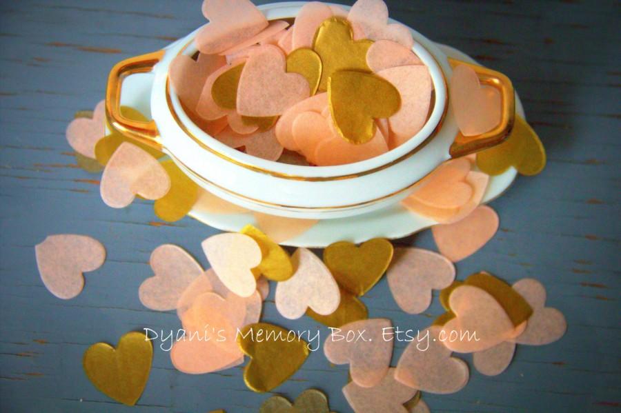 Hochzeit - 1500 Hand cut Peach and Gold Tissue Heart Confetti  // Peach and Gold Vintage Weddings // Table decoration // Flower Girl