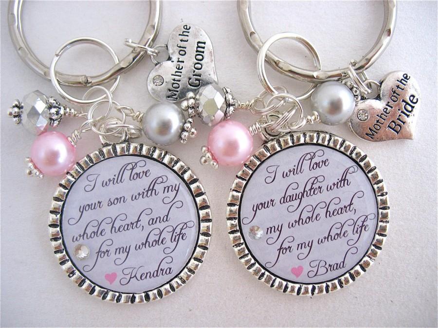 Mariage - MOTHER of the BRIDE Gift Mother of the GROOM Gifts for Mother of the Bride I promise to love with my whole heart Grey Wedding Keychain Mil