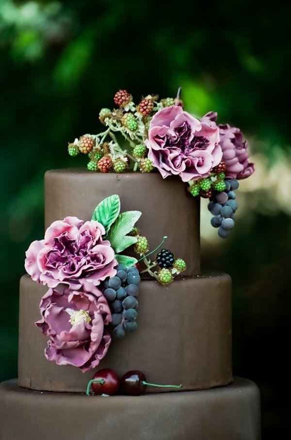Hochzeit - Decadent Jewel-Toned Dessert Wedding Inspiration Shoot