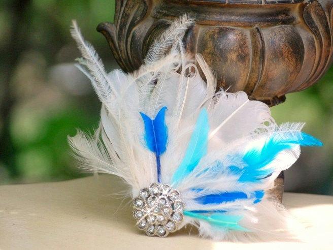 Свадьба - Something Aqua Blue & Ivory Fascinator Comb. Turquoise / White - Rhinestone. Classy Chic Statement Spring Wedding, Bridal Bride Couture Fan