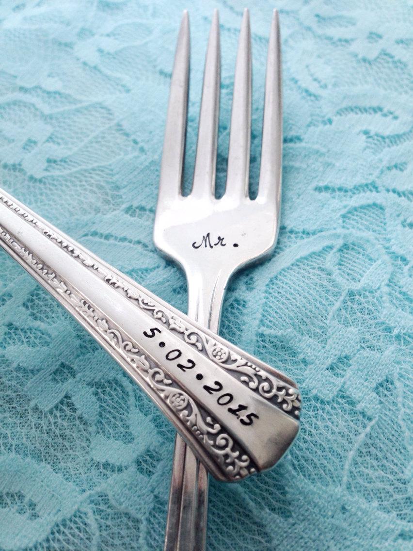 Mariage - Mr. & Mrs. vintage wedding salad forks Rogers "gracious", hand stamped