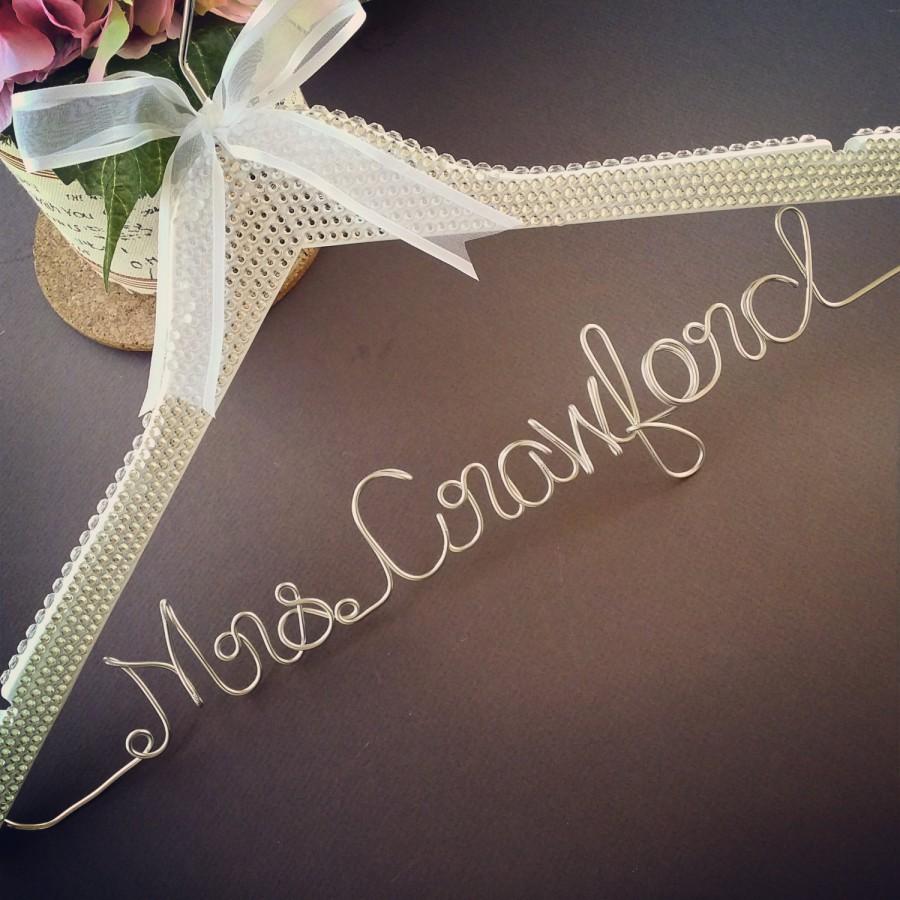 Свадьба - SALE Bridal BLING Hanger / Glamorous Wedding Hanger / Personalized Custom Hanger / Brides Hanger / Bride / Name Hanger / Wedding Hanger