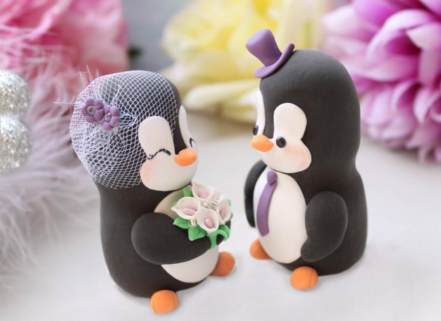 Свадьба - Bride and groom wedding cake toppers - personalized Penguins