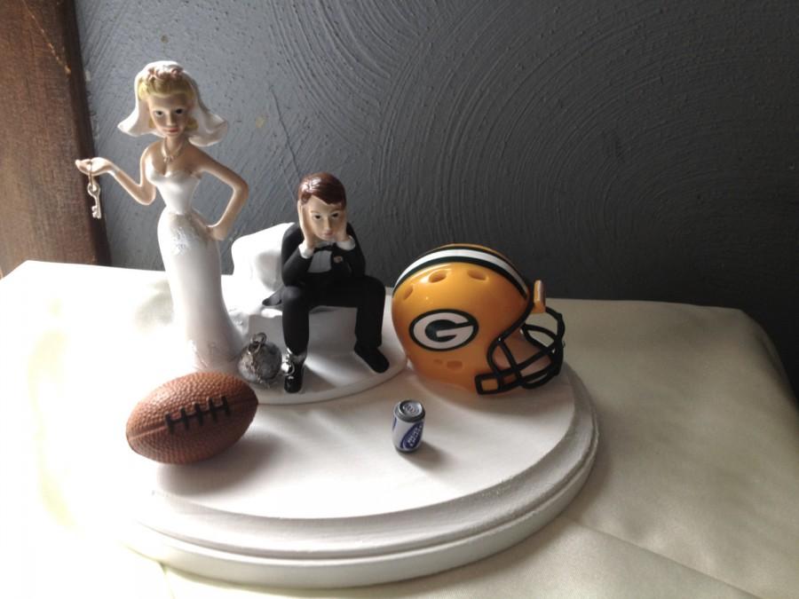 Свадьба - Green Bay packers NFL Wedding Cake Topper Bridal Funny Football team Themed Ball and Chain Key with matching garter