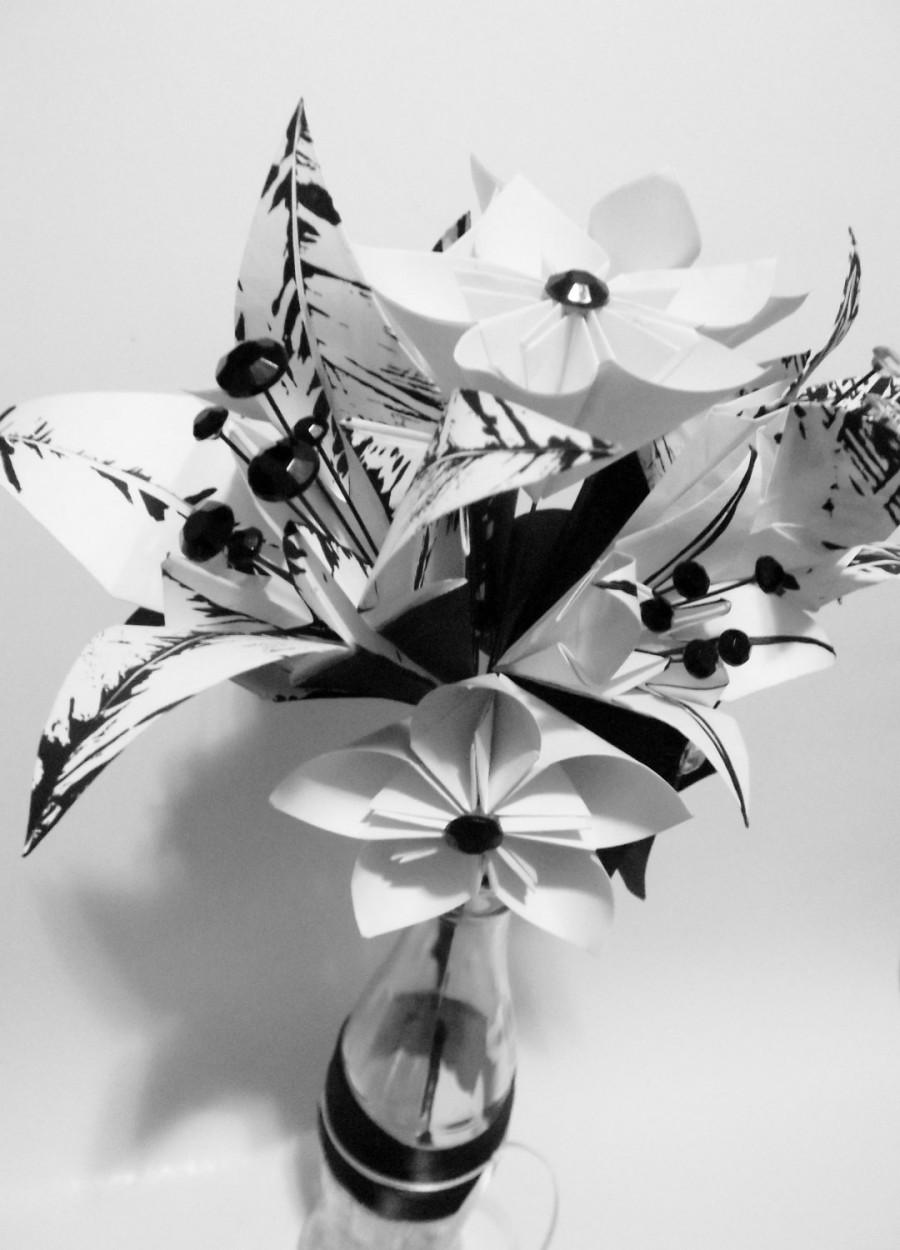 Свадьба - Paper Flower Lily Wedding Bouquet- handmade, one of a kind, made to order, bride, bridesmaid, centerpiece, decoration