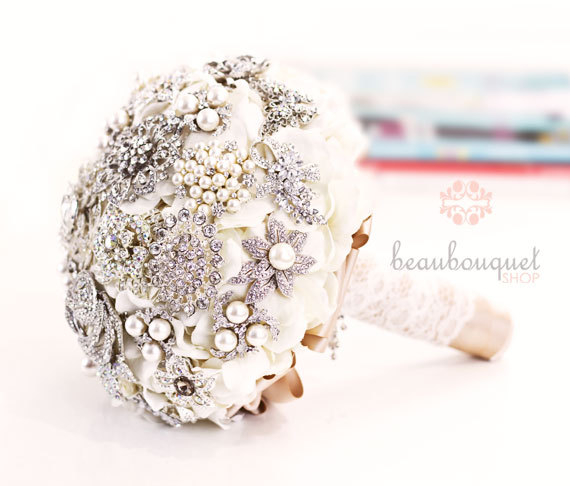 Mariage - Bridal Bouquet DEPOSIT Wedding Bouquet Decoration Jeweled Brooches Large Size