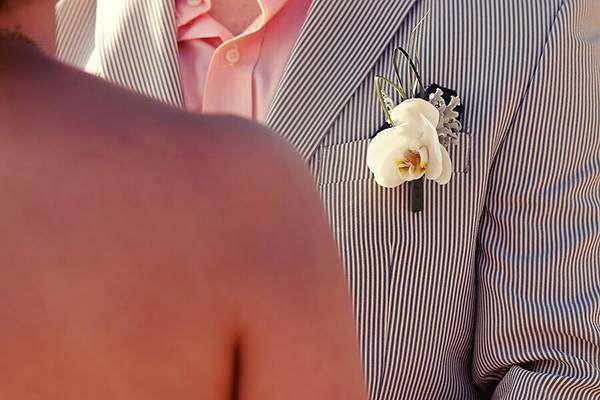 Hochzeit - 12 Ideas For Beach Wedding Attire For Men