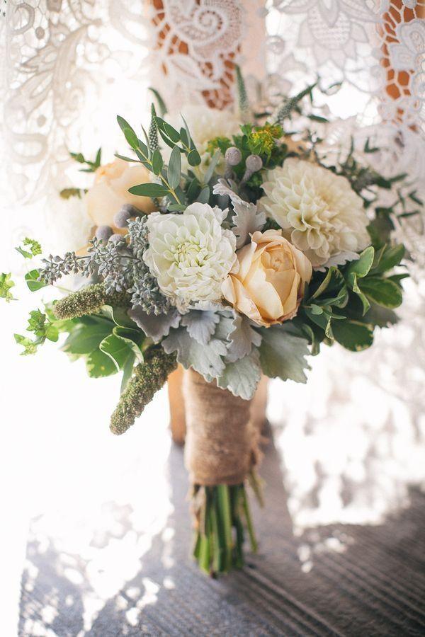 Hochzeit - How To Create A Rustic Bridal Bouquet!