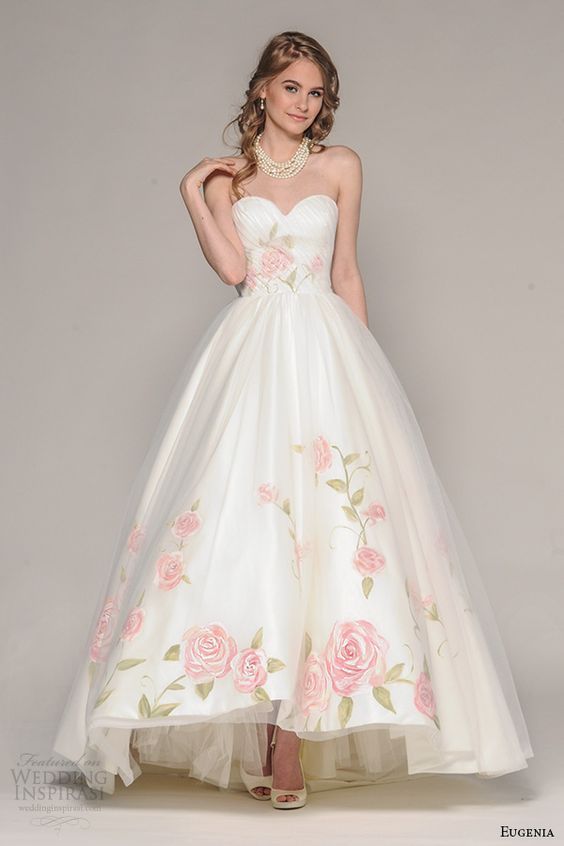 Hochzeit - 30 Floral Wedding Dresses You Can Shop Now