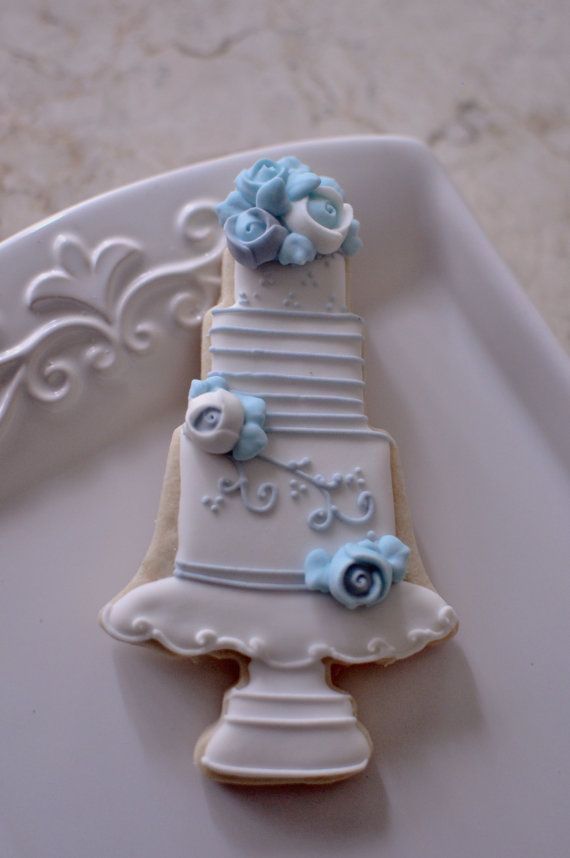 Hochzeit - 1 Dozen Wedding Cake Cookie Favor Style 3-Wedding Favors, Anniversary, Bridal Showers, Bridesmaids Gifts