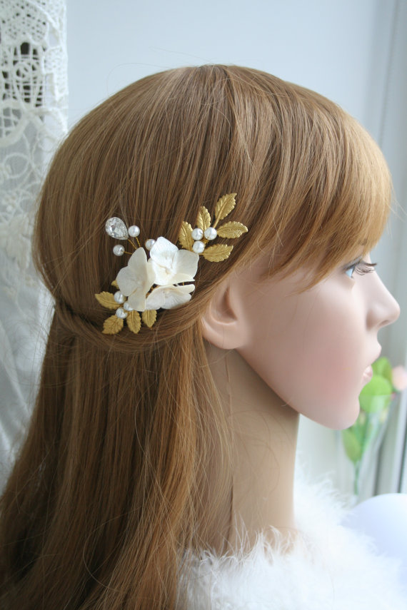 Hochzeit - Bridal hair accessory Bridal Hair Pin Wedding flower hair pin Wedding flower pin Flower pin Gold leaf hair Hydrangea hair