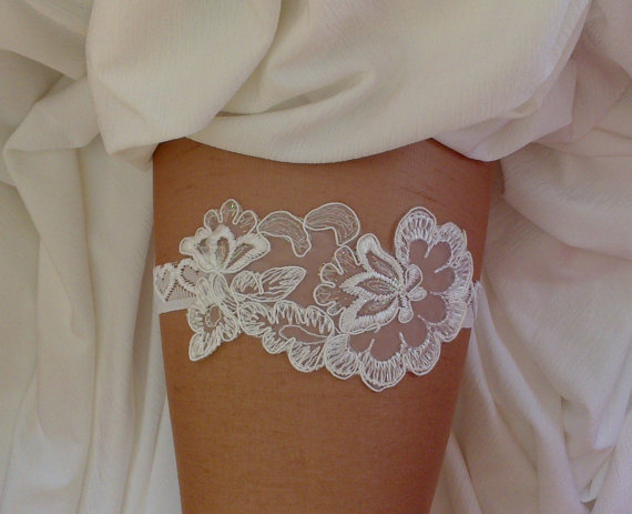 Hochzeit - Ivory little metallic thread garter lace garter flower modern garter Lolita prom bridesmaid bridal garter burlesque garter free ship