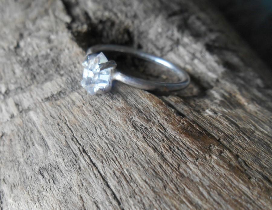 Mariage - Raw Herkimer diamond quartz sterling silver ring, Minimalist dainty claw set gemstone ring, promise or engagement ring