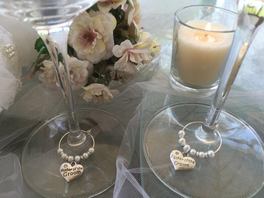 Свадьба - Mother & Father of Groom, set of 2 charms, wine/champagne glass charms, parents of the groom, wedding toast, wedding reception, party