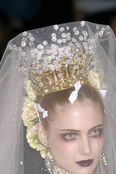 Hochzeit - Christian Lacroix At Couture Fall 2005