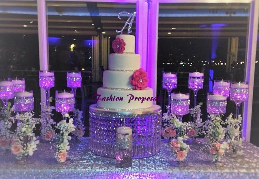 زفاف - SALE Crystal Wedding Cake Stand  with /Chandelier/ Waterfall Cascade Crystal Cake Stand. Stunning crystal cake stand.