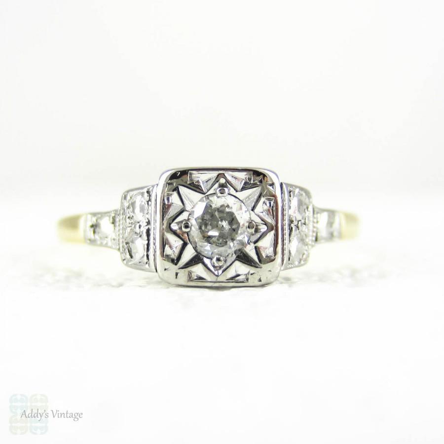 Mariage - 1940s Diamond Engagement Ring, Classic Round Brilliant Cut Diamond Solitaire Ring. Square Setting, Beaded Design, Gold & Palladium.