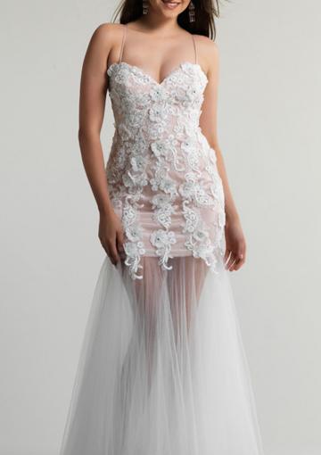 Свадьба - Tulle White Spaghetti Straps Ruched A-line Appliques Lace Up Floor Length Sleeveless