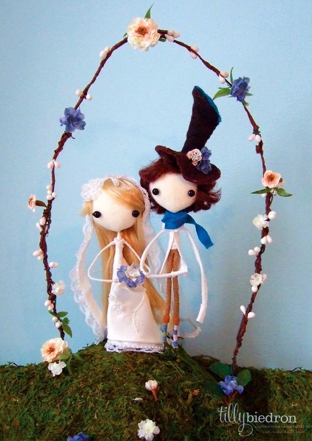 Свадьба - Handcrafted Whimsical and Charmingly Romantic Keepsake Wedding Cake Toppers