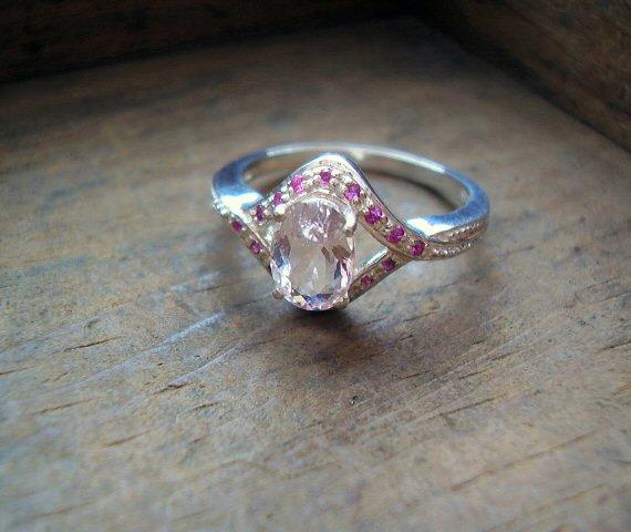 Mariage - Layla - Genuine Morganite & Ruby Ring - Alternative Engagement Ring - 925 Sterling Silver Ring - Unique Unusual Wedding Ring