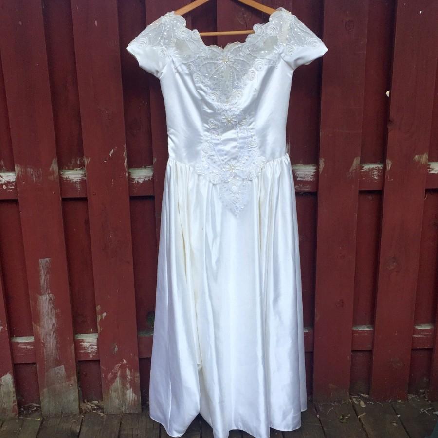 Mariage - Vintage Mon Cheri Wedding Dress