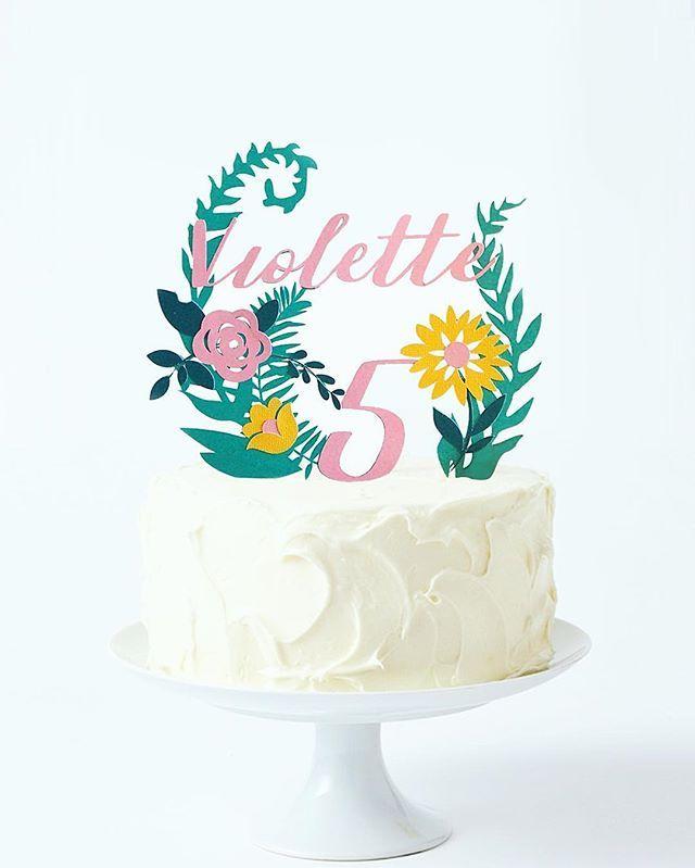 Свадьба - Meyeve On Instagram: “C'était Sa Première Commande, Un Cake Topper Fleurit Pour Une Jolie Fête Des Fleurs. Je Voulais Y Mettre Autant De Temps Et D'amour Qu'elle…”