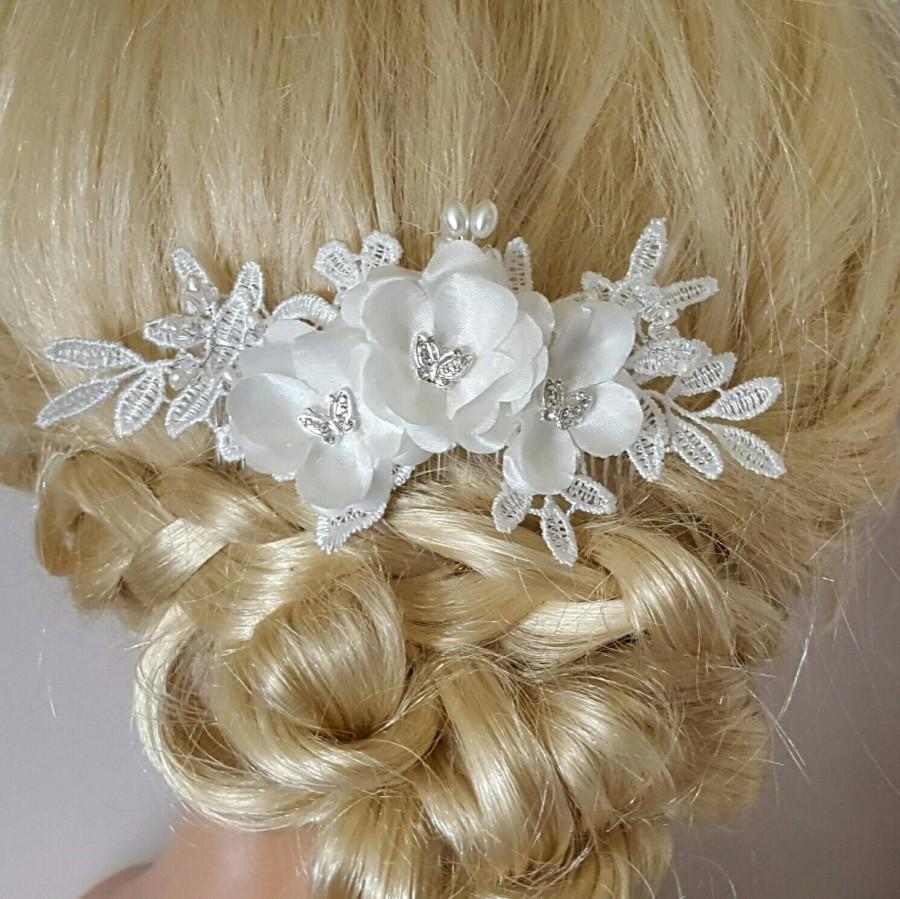 زفاف - Bridal Hair Comb, Wedding Comb, Butterfly  Comb, Floral Wedding Comb, Rhinestone  Bridal Comb, Silver Wired,  Off White Pearls, lace