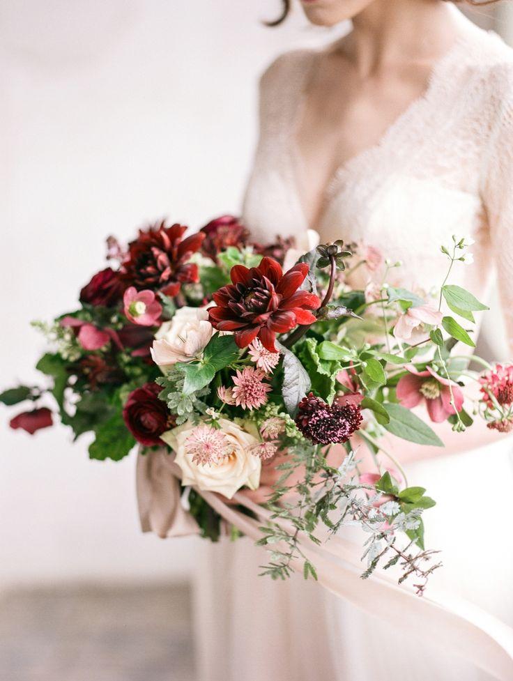 Mariage - Red And Plum Old World Wedding Inspiration 
