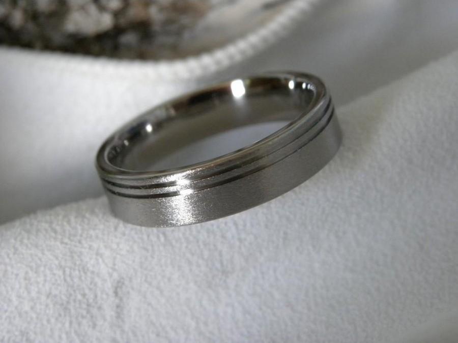 Mariage - Titanium Ring with Double Offset Pinstripe Grooves