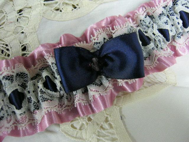 Hochzeit - Navy, Pink and Cream Victorian Garter