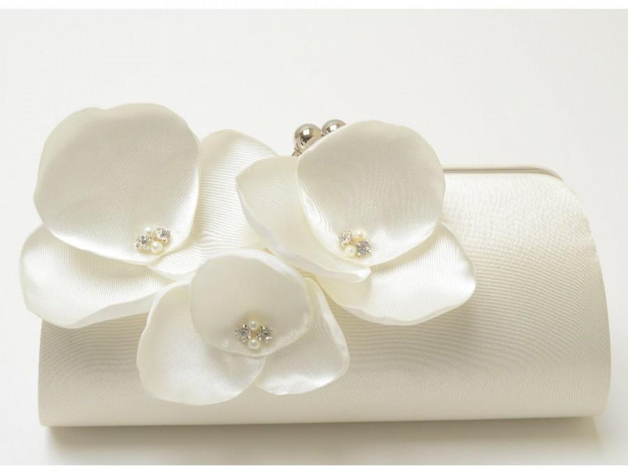 Wedding - Ivory Orchid Flower Bridal Clutch - Bouquet Clutch -  Rhinestone & Pearls - Kisslock Snap Frame - Champagne Ivory White - Medium Size