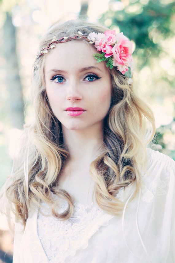 Свадьба - Pink Rose Floral Crown, Bridal Flower Hair Crown, Woodland Wedding, Pale Pink Flower, Milinery Flower