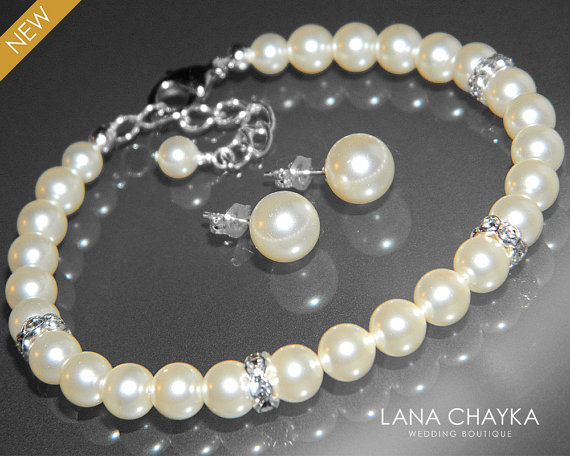 Hochzeit - Pearl Bridal Delicate Jewelry Set Ivory Pearl Bracelet&Earrings Set Swarovski Wedding Pearl Jewelry Set Small Pearl Bridesmaid Jewelry Set