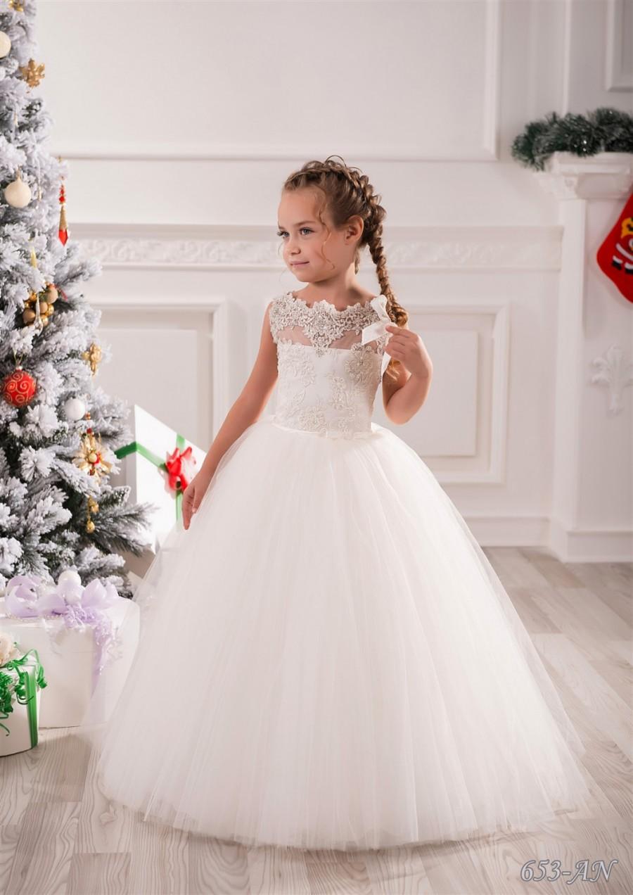 Hochzeit - Ivory Lace Flower Girl Dress - Wedding Party Bridesmaid  Holiday Birthday Ivory Tulle Lace Flower Girl Dress