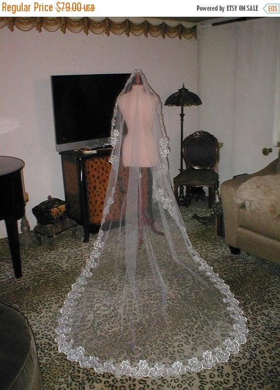 Wedding - BRIDAL SALE Ivory Lace MANTILLA Bridal Veil