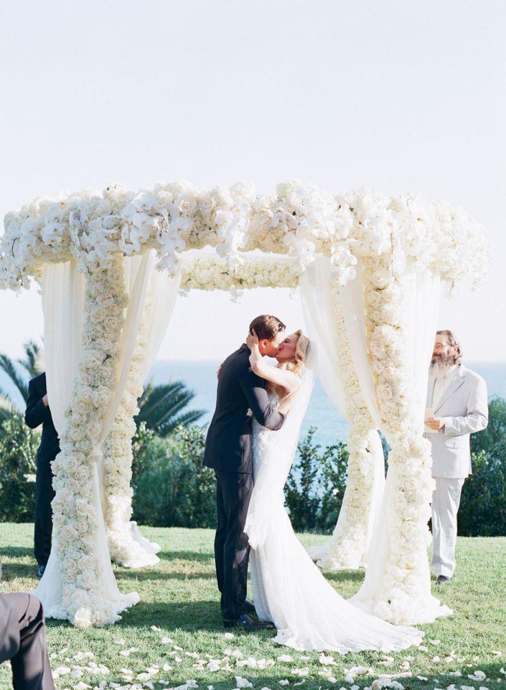 Свадьба - The Dreamiest Pastel Wedding With Floral Printed Bridesmaid Dresses