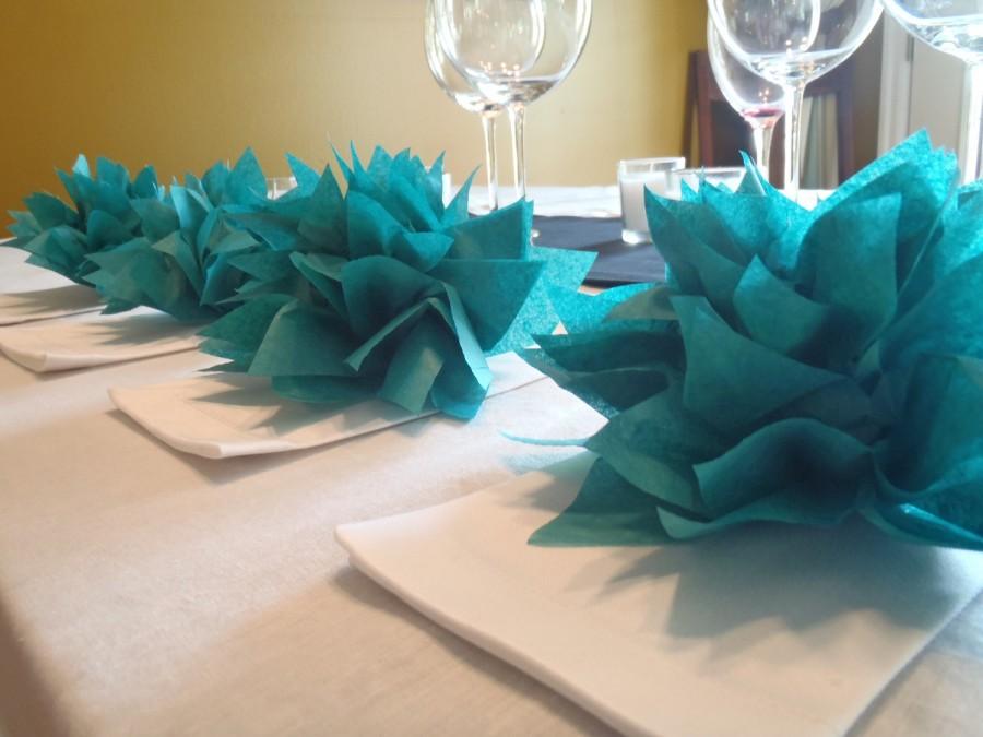 Mariage - 10 Teal Paper Dahlia Napkin Holders.Eco wedding, hip parties, babies, wine night. Tissue paper Pom Pom flowers