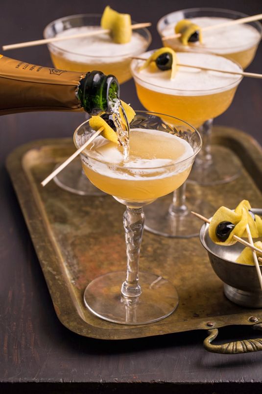Hochzeit - 10 Fancy Cocktails To Make With Champagne