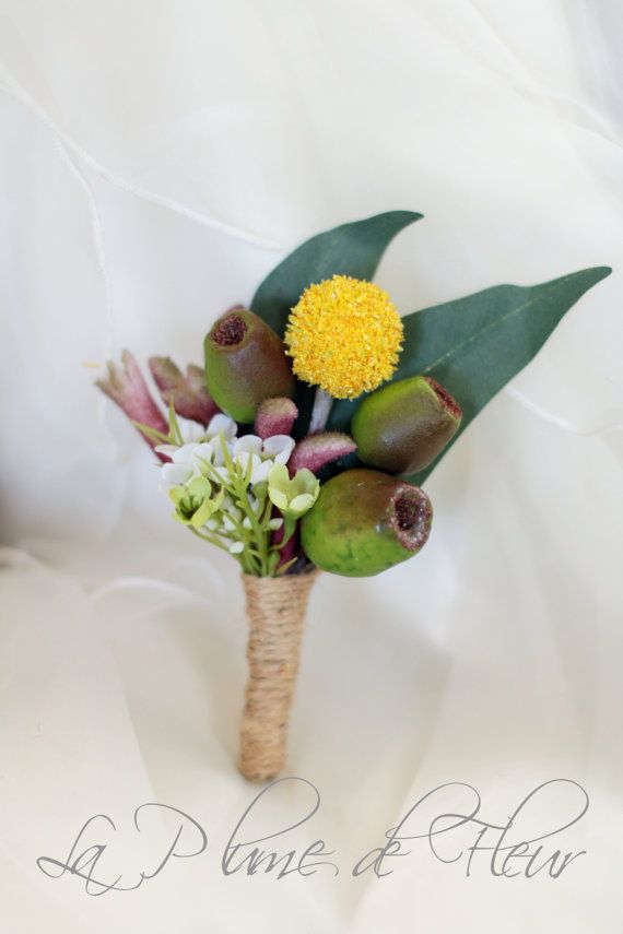 زفاف - Barton - Australian Native Flower Men's Buttonhole / Boutonniere. Billy Button, Kangaroo Paw, Wax Flower And Gumnuts