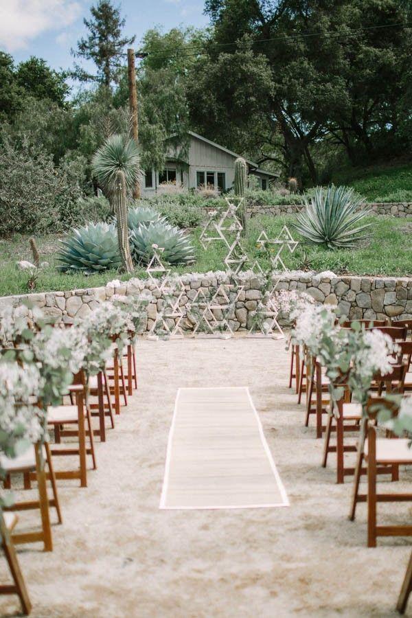 Свадьба - Whimsical White Ojai Valley Wedding Ceremony