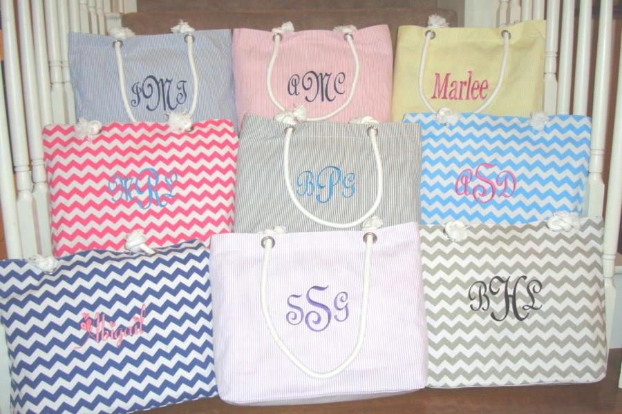زفاف - Seersucker or Chevron Tote Bags For Bridesmaids Gifts in Gray, Hot Pink, Navy, Purple