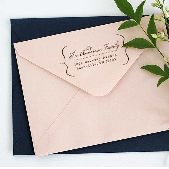 Свадьба - Custom Address Stamp - Personalized Stamp - Wedding - Hand Drawn Curly Bracket - DIY Printing - Housewarming - Wood Mounted - Self Inker