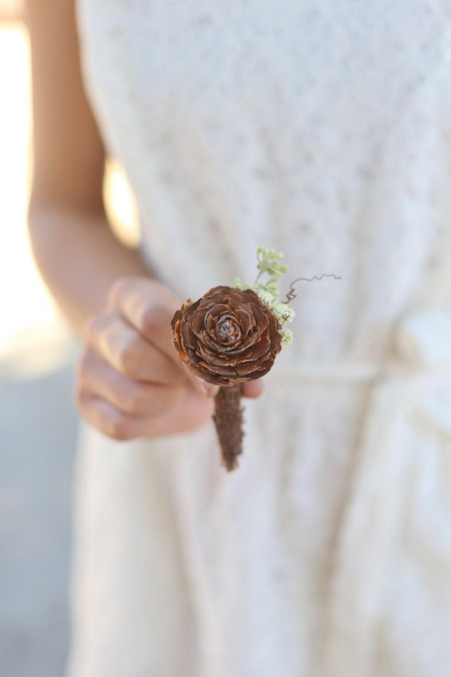 Mariage - Rustic Bout Pin by Morgann Hill Designs Burlap Twigs Pine Cone