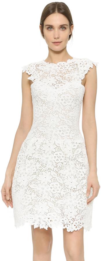 Hochzeit - Monique Lhuillier Structured Lace Dress