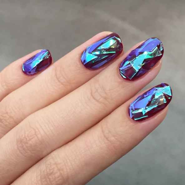 Hochzeit - Broken Glass Nails Are The Latest Manicure Trend And They're As Badass As They Sound
